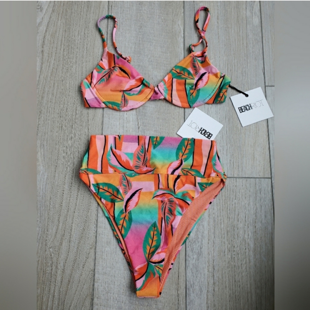 Beach Riot bikini set - Picture 2 of 4